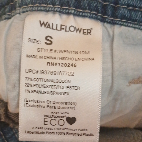 Juniors Wallflower Blue Denim Overall Shorts - Picture 2 of 6